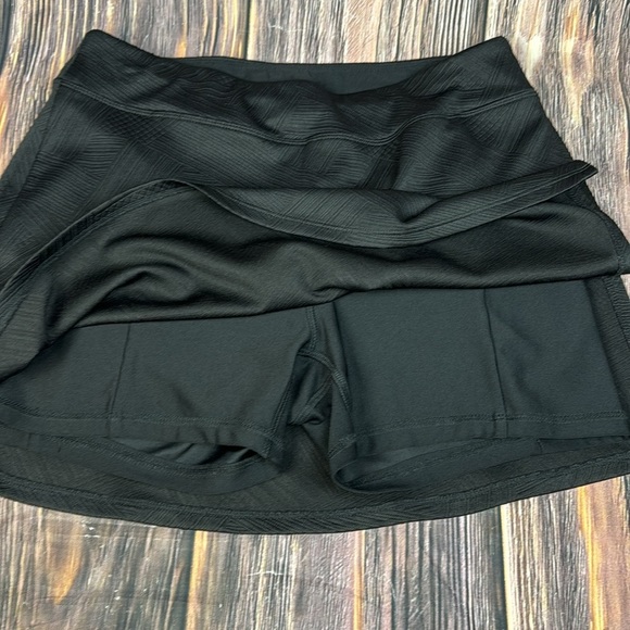 Black Active Skort- Size Medium - Picture 2 of 9